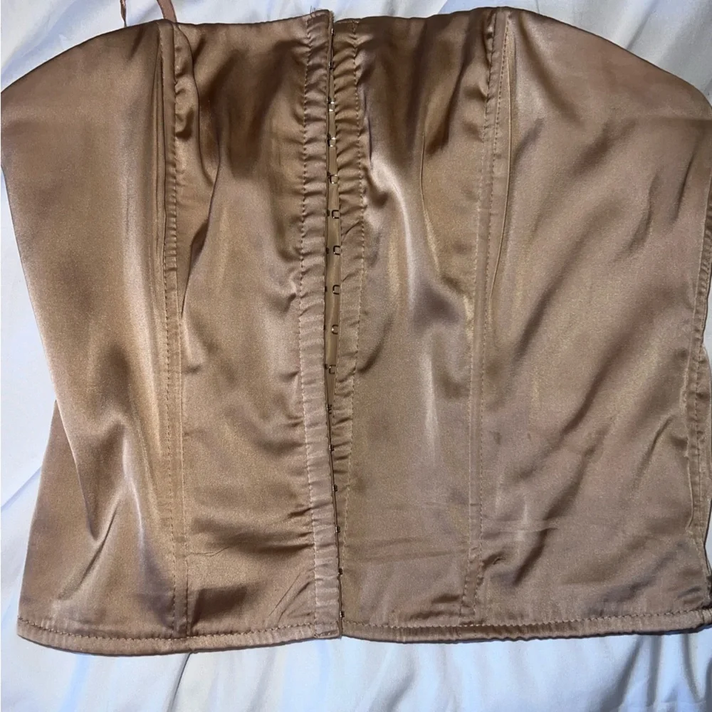 Super down revolve corset top - Picture 2 of 3